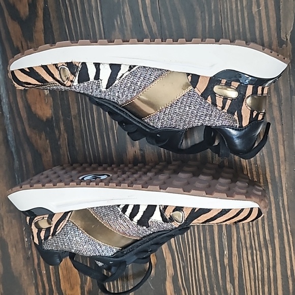 Michael Kors Sneakers - Picture 9 of 10